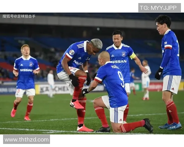 水手队与喷气机队的激烈对决展现了美式足球的魅力与激情